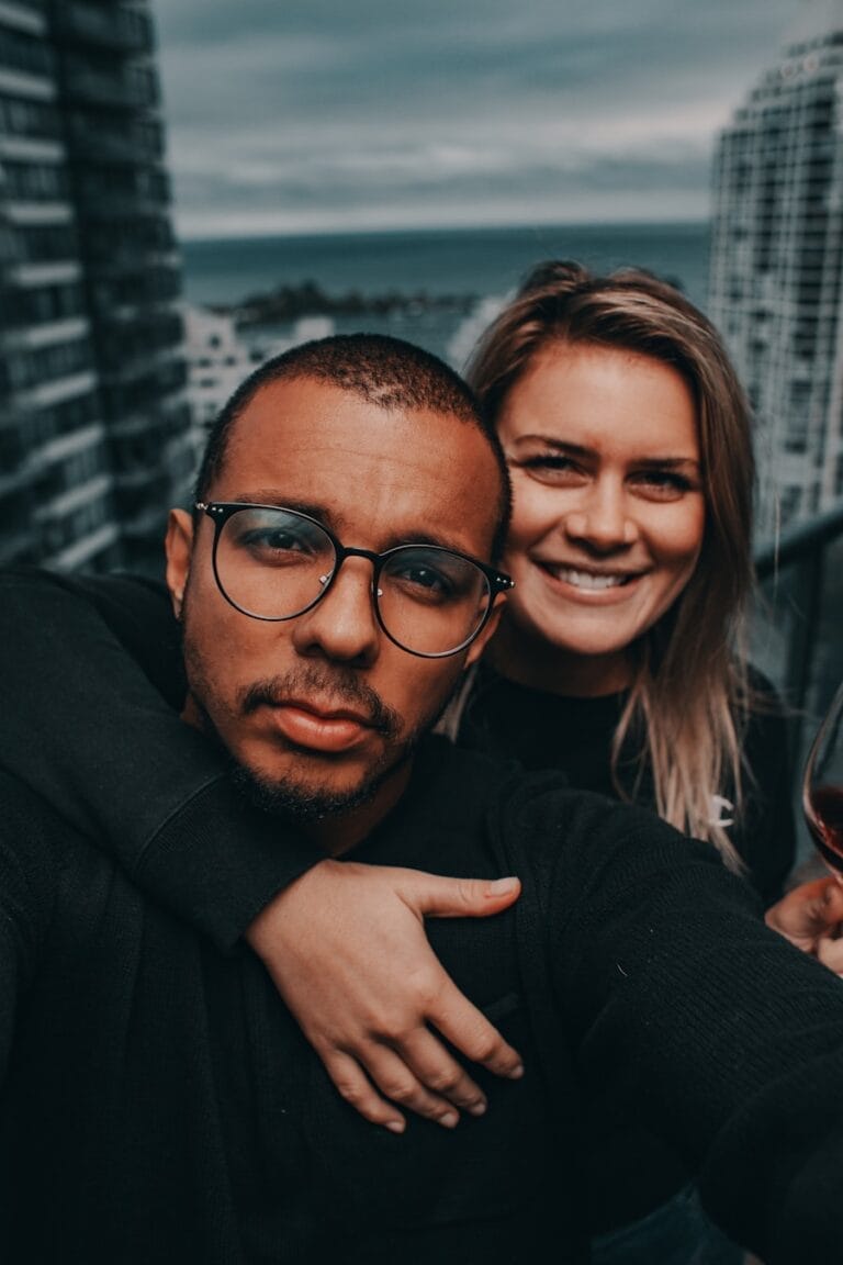 Mehr über den Artikel erfahren Influencer Beziehungen: Wie du starke Verbindungen aufbaust